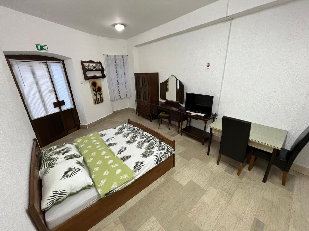 Old Town Apartment Medulin Exterior photo